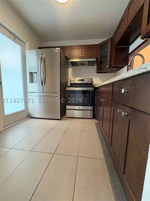 4441 NW 16th St #J102, Lauderhill, FL 33313
