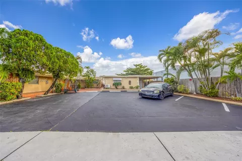 6124 Pembroke Rd, Miramar, FL 33023