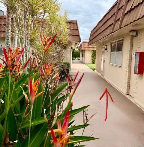 293 Seville M #293, Delray Beach, FL 33446