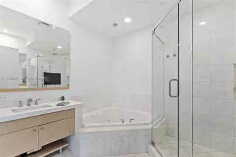 Bath - 900 Brickell Key Blvd #2002, Miami, FL 33131 photo 1 of 3
