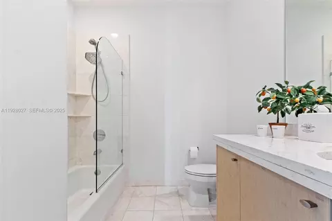 Bath - 900 Brickell Key Blvd #2002, Miami, FL 33131 photo 3 of 3