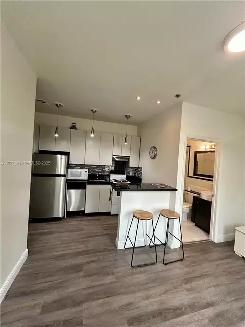 1244 Pennsylvania Ave #305, Miami Beach, FL 33139