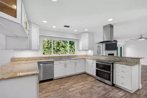 Kitchen - 3804 SE Fairway E, Stuart, FL 34997 photo 8 of 8
