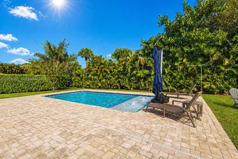 Exterior - 3804 SE Fairway E, Stuart, FL 34997 photo 2 of 5