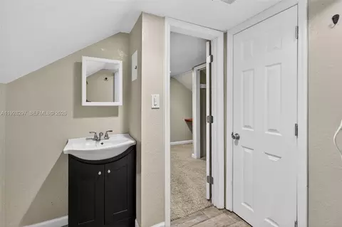 Bath - 3804 SE Fairway E, Stuart, FL 34997 photo 5 of 5
