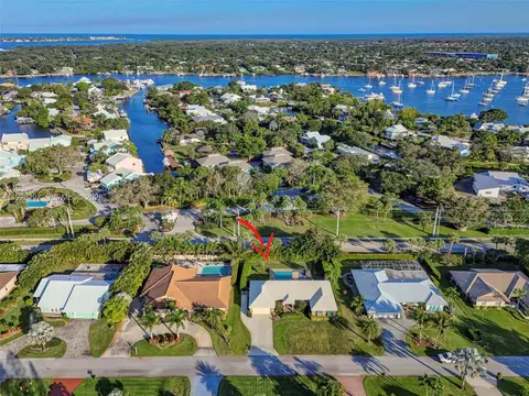 View/Area - 3804 SE Fairway E, Stuart, FL 34997 photo 1 of 9