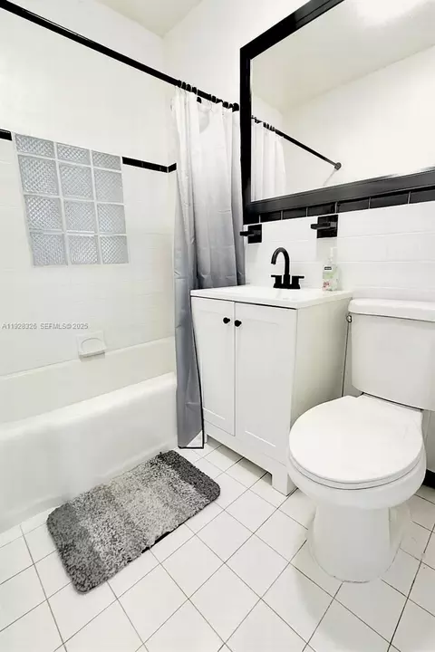 Bath - 334 W 36th Ter, Hialeah, FL 33012 photo 2 of 2