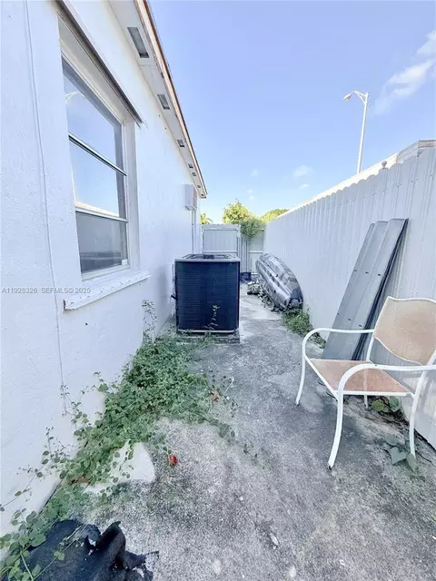 Exterior - 334 W 36th Ter, Hialeah, FL 33012 photo 5 of 6