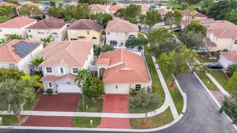 3712 NE 16th St, Homestead, FL 33033