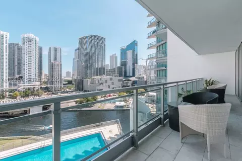 92 SW 3rd St #1512, Miami, FL 33130
