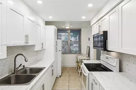 2900 NW 48th Ter #115, Lauderdale Lakes, FL 33313