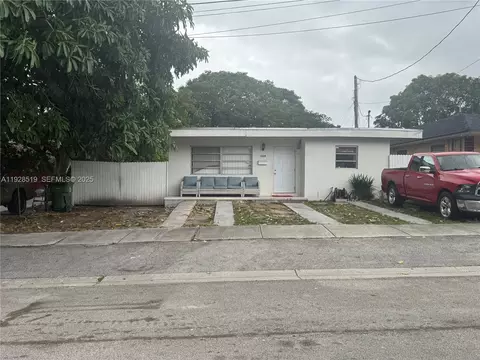 1032 SW 10th St, Miami, FL 33130