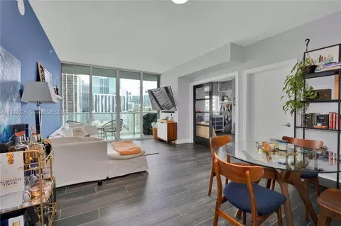 253 NE 2nd St #1710, Miami, FL 33132