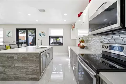 3522 W 86th Ter, Hialeah, FL 33018 photo 5