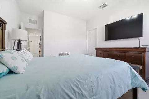 3522 W 86th Ter, Hialeah, FL 33018 photo 24