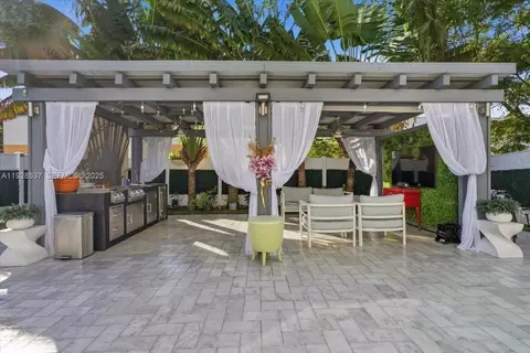 3522 W 86th Ter, Hialeah, FL 33018 photo 11