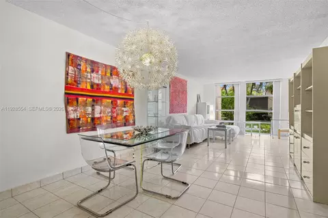 2101 Atlantic Shores Blvd #118, Hallandale Beach, FL 33009