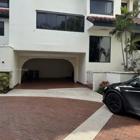2000 S Bayshore Dr #46, Miami, FL 33133