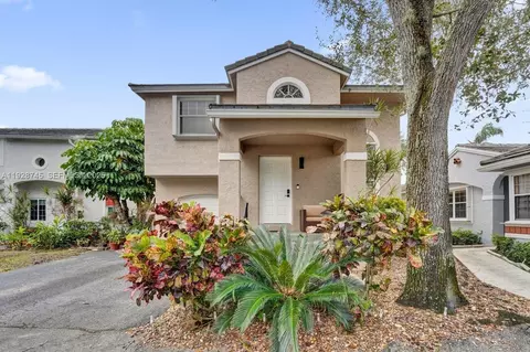 805 NW 98th Ave, Plantation, FL 33324