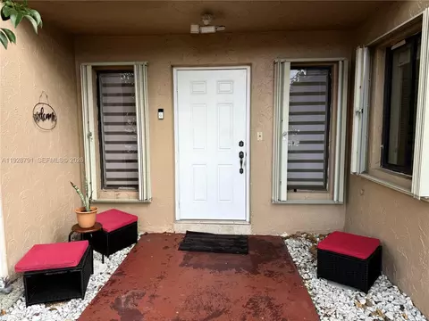 9525 SW 148th Ave Cir, Miami, FL 33196
