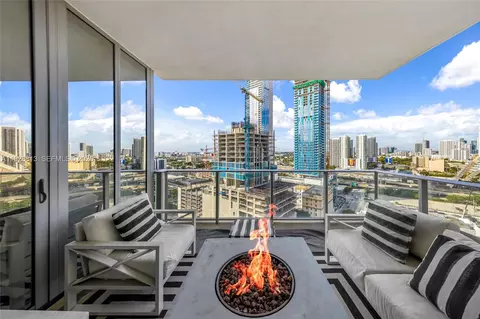 851 NE 1st Ave #1700, Miami, FL 33132