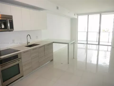 1300 Brickell Bay Dr #1110, Miami, FL 33131 photo 3