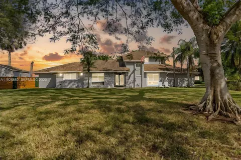 15151 SW 164th Ter, Miami, FL 33187