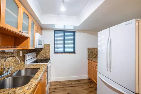 Kitchen - 895 W 80th Pl, Hialeah, FL 33014 photo 3 of 3