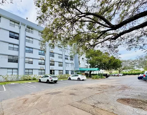 2501 Riverside Dr #207-A, Coral Springs, FL 33065