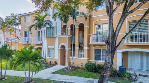 17710 NW 73rd Ave #201-20, Hialeah, FL 33015