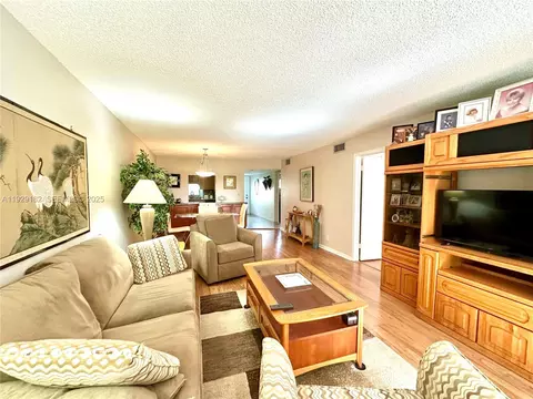 8990 S Hollybrook Blvd #108, Pembroke Pines, FL 33025