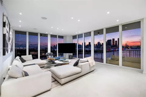 1000 Venetian Way #1004, Miami Beach, FL 33139