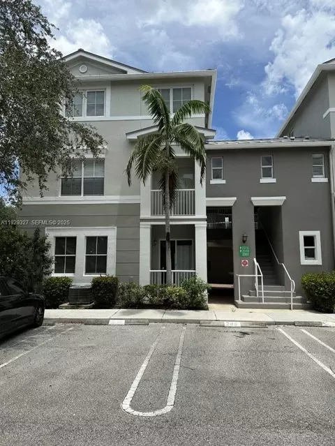 2016 Shoma Dr #2016, Royal Palm Beach, FL 33414