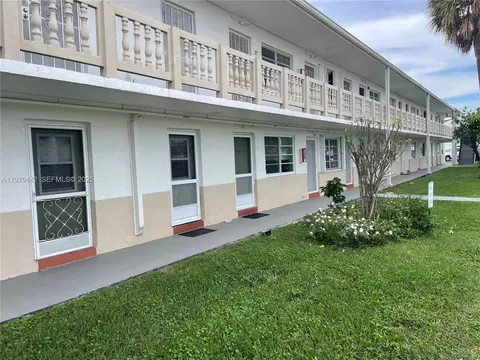 20120 NE 2nd Ave #W28, Miami Gardens, FL 33179