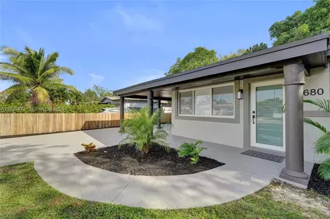 680 SW 29th Ter, Fort Lauderdale, FL 33312
