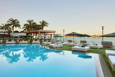 1100 West Ave #PH 1601, Miami Beach, FL 33139