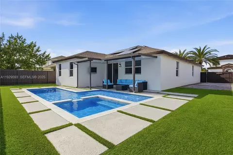 27641 SW 134th Ct, Homestead, FL 33032
