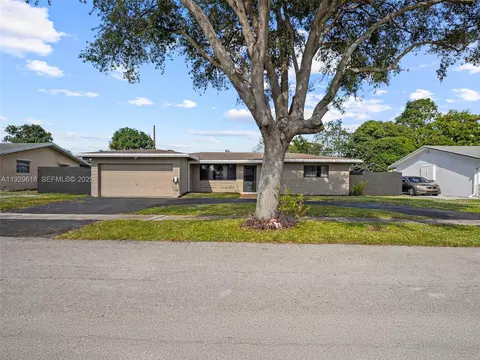 4461 NW 6th St, Plantation, FL 33317