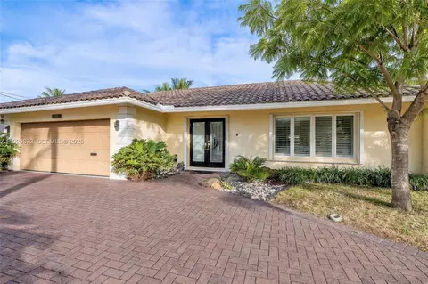 2751 NE 57th St, Fort Lauderdale, FL 33308