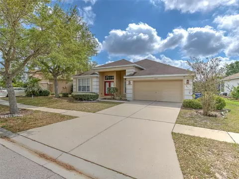 Exterior - 10907 Australian Pine Dr, Riverview, FL 33579 photo 3 of 5