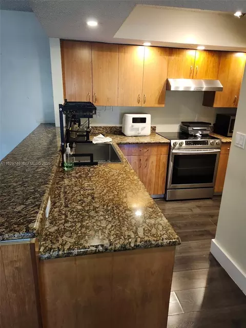 8540 SW 212th St #303, Cutler Bay, FL 33189