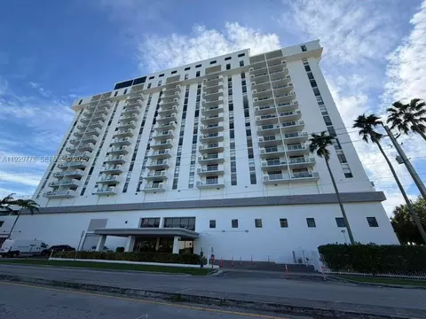 13499 Biscayne Blvd #1206, North Miami, FL 33181