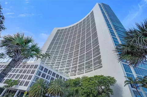601 NE 36th St #1910, Miami, FL 33137