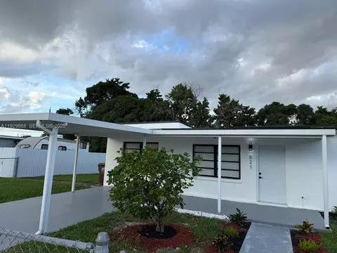 621 E 13th St, Hialeah, FL 33010 photo 4