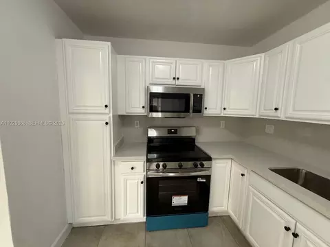 621 E 13th St, Hialeah, FL 33010 photo 14