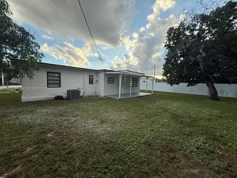 621 E 13th St, Hialeah, FL 33010 photo 32