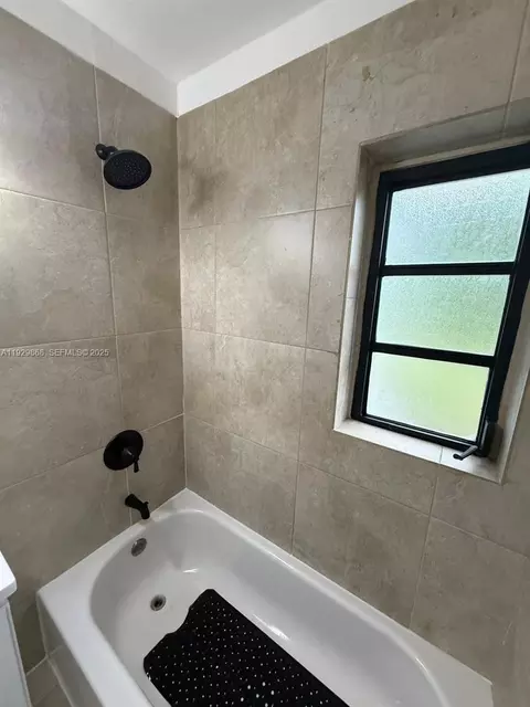 621 E 13th St, Hialeah, FL 33010 photo 20