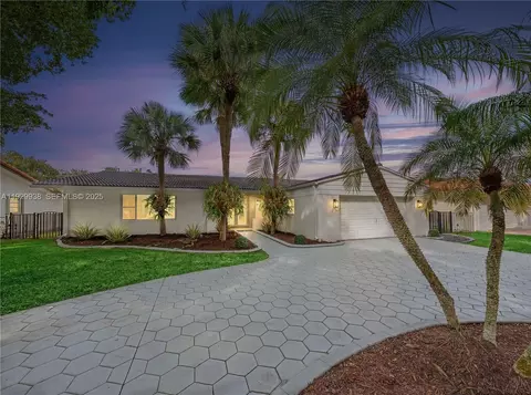 Other - 8451 Dundee Ter, Miami Lakes, FL 33016 photo 1 of 6