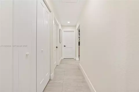 Entry Way - 8451 Dundee Ter, Miami Lakes, FL 33016 photo 3 of 3