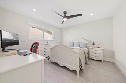 Bedroom - 8451 Dundee Ter, Miami Lakes, FL 33016 photo 6 of 7